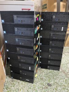 荔枝角金百盛中心，回收多部DELL電腦主機。