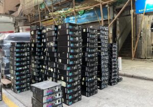 客戶賣來本店，多部DELL主機。