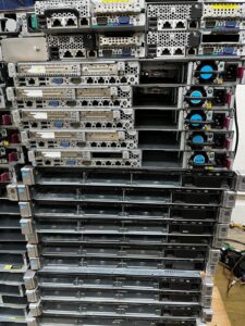 火炭峯達工業中心，回收3000kg服務器