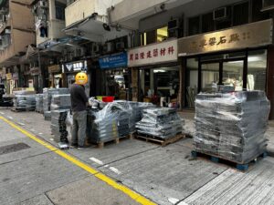 兩個客戶賣來本店，14板主機 服務器 手提電腦 等等